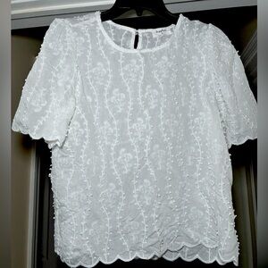 Sapphire Woman’s Flower & Vine Embroidered White Short Sleeve Blouse Size Medium